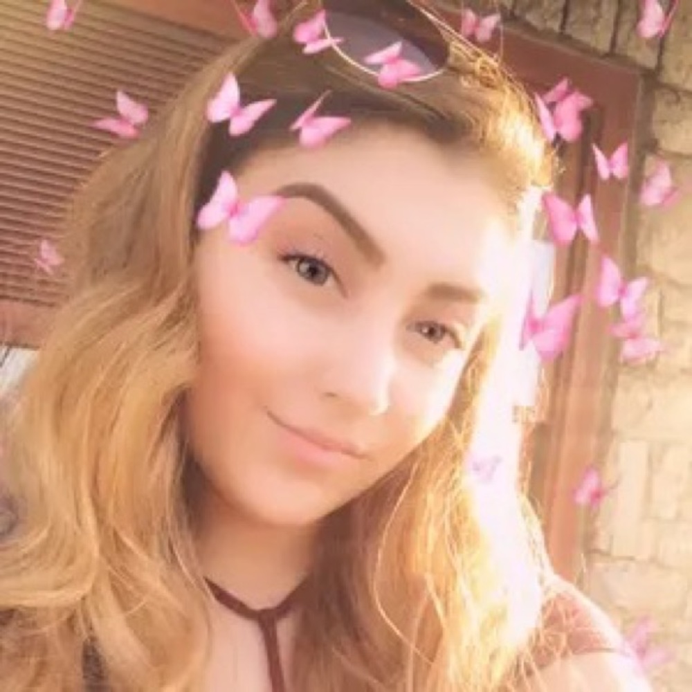 Meet your Posher, Andrea